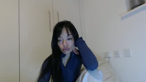 Snapshot of 0aught chatting on 8, 11, 2025 esmay 19 online show from 8, 11, 2025