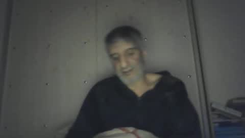 Snapshot of 0luvmonkey chatting on 12, 1, 2026 0luvmonkey online show from 12, 1, 2026