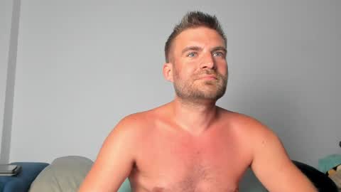 Snapshot of 10in_deluxe chatting on 5, 6, 2026 10in_deluxe online show from 5, 6, 2026