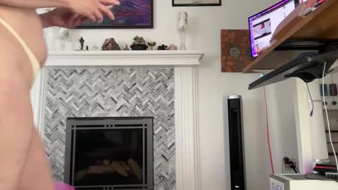 Aurora Willows online show from 6, 3, 2025