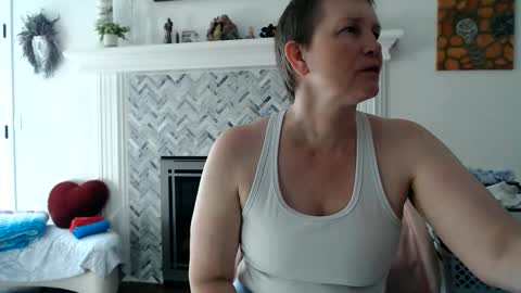 Aurora Willows online show from 31, 5, 2026