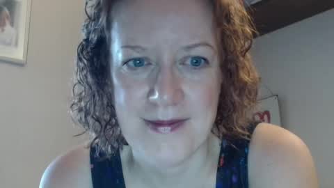 12ennie online show from 16, 10, 2025