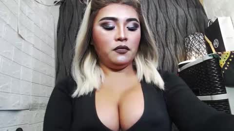 sexy kia online show from 10, 10, 2025