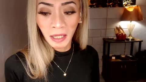 Snapshot of 1bigsurprise4you chatting on 19, 5, 2026 angel online show from 19, 5, 2026
