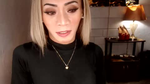 Snapshot of 1bigsurprise4you chatting on 19, 5, 2026 angel online show from 19, 5, 2026