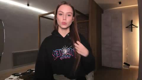 Lily 3 online show from 14, 11, 2025