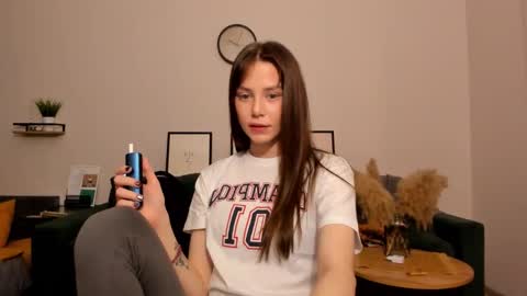 Snapshot of 1i1ypa1mer chatting on 6, 3, 2026 Lily 3 online show from 6, 3, 2026