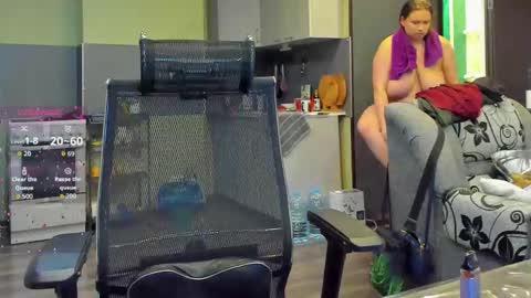 1LINDSEY1 online show from 4, 10, 2025