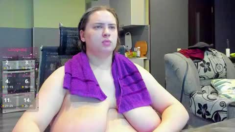 1LINDSEY1 online show from 3, 11, 2025