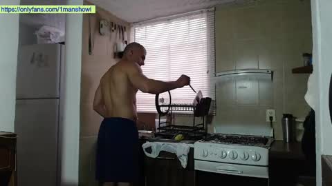 Snapshot of 1manshow11 chatting on 6, 5, 2026 1manshow11 online show from 6, 5, 2026