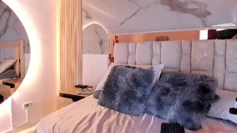 Snapshot of 1naughty_milf chatting on 13, 6, 2026 Luisa online show from 13, 6, 2026