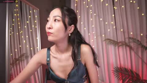 Snapshot of 1reisatumi chatting on 2, 12, 2025 Rei online show from 2, 12, 2025