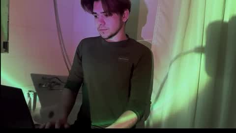 1roberttt online show from 14, 10, 2025