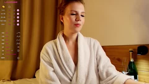 Snapshot of 1slavicdoll chatting on 3, 10, 2025 VICTORIA online show from 3, 10, 2025
