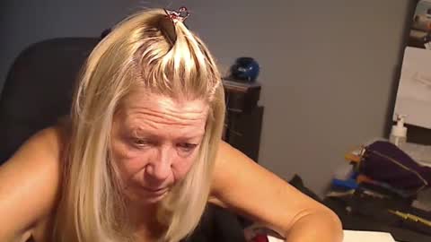 Snapshot of 1xtrahornyone chatting on 10, 12, 2024 Susan online show from 10, 12, 2024