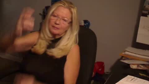 Snapshot of 1xtrahornyone chatting on 19, 12, 2024 Susan online show from 19, 12, 2024