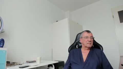 Henk online show from 4, 2, 2025