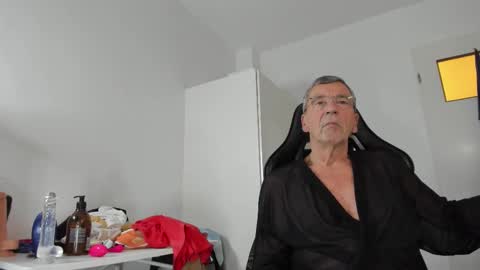 Henk online show from 5, 11, 2025