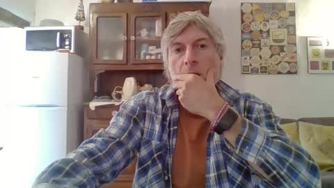 22esserre online show from 17, 10, 2025