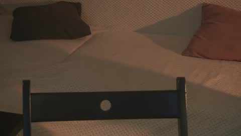 Elley  online show from 11, 3, 2025