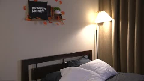 Elley  online show from 24, 10, 2025