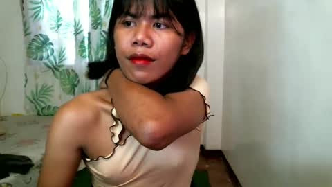 Snapshot of 2mella_reload chatting on 27, 11, 2025 MEL online show from 27, 11, 2025