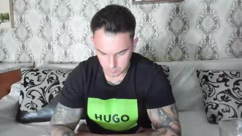 Snapshot of 2sexymuscles chatting on 6, 3, 2025 2sexymuscles online show from 6, 3, 2025