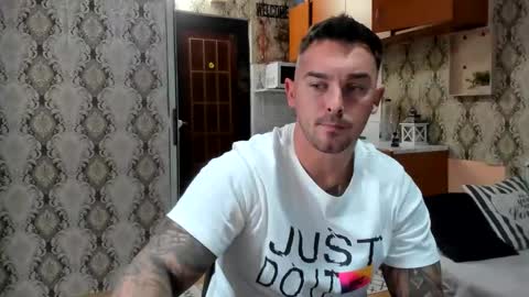 Snapshot of 2sexymuscles chatting on 20, 9, 2025 2sexymuscles online show from 20, 9, 2025