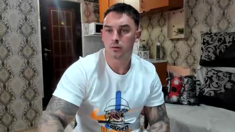 Snapshot of 2sexymuscles chatting on 19, 10, 2025 2sexymuscles online show from 19, 10, 2025
