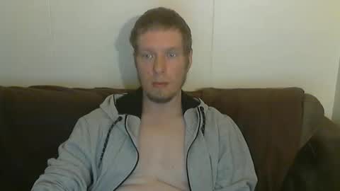 Snapshot of 2small4you83 chatting on 4, 5, 2026 2small4you83 online show from 4, 5, 2026