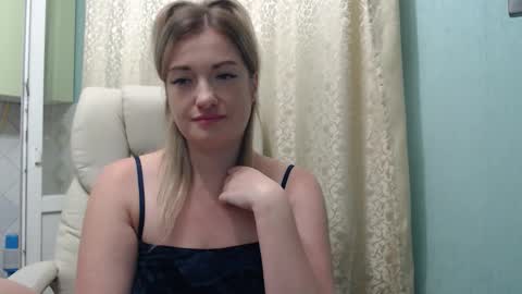 Snapshot of 3sweetcandy3 chatting on 12, 9, 2025 3sweetcandy3 online show from 12, 9, 2025