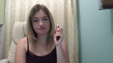 Snapshot of 3sweetcandy3 chatting on 14, 10, 2025 3sweetcandy3 online show from 14, 10, 2025