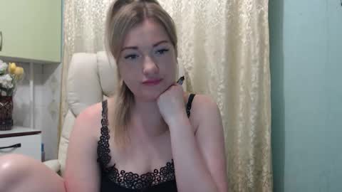 Snapshot of 3sweetcandy3 chatting on 9, 5, 2026 3sweetcandy3 online show from 9, 5, 2026