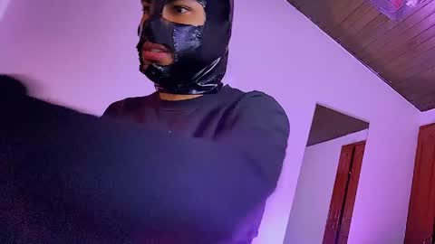 Snapshot of 3v1l_ chatting on 10, 5, 2026 E V I L online show from 10, 5, 2026