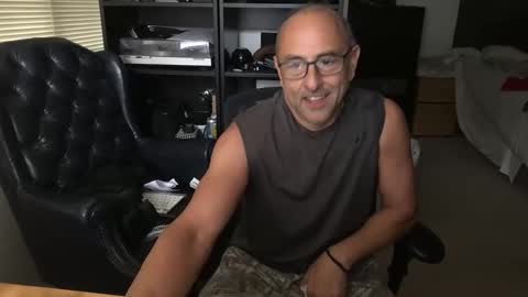 daddy vegas  for single women and couples here online show from 20, 12, 2025