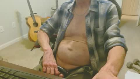 Snapshot of 6stringer62 chatting on 19, 2, 2025 6stringer62 online show from 19, 2, 2025