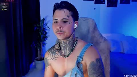 Snapshot of 777_stefantransmen chatting on 15, 12, 2025 Stefan online show from 15, 12, 2025