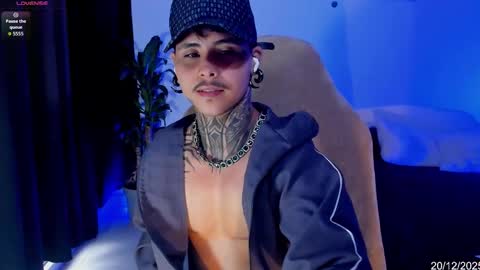 Snapshot of 777_stefantransmen chatting on 20, 12, 2025 Stefan online show from 20, 12, 2025