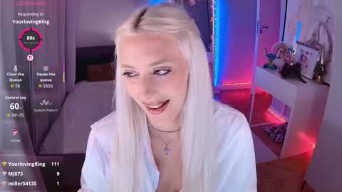 Snapshot of 7loren_wood7 chatting on 24, 10, 2025 Loren Wood online show from 24, 10, 2025