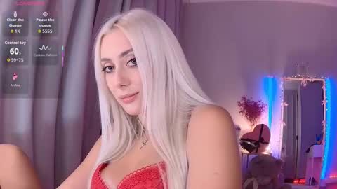 Snapshot of 7loren_wood7 chatting on 28, 10, 2025 Loren Wood online show from 28, 10, 2025