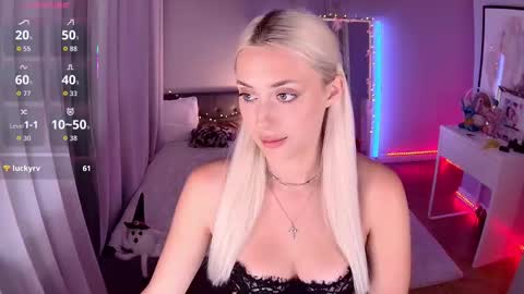 Snapshot of 7loren_wood7 chatting on 22, 11, 2025 Loren Wood online show from 22, 11, 2025