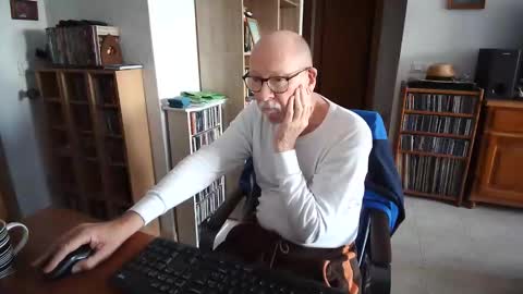  Papi  online show from 13, 4, 2026