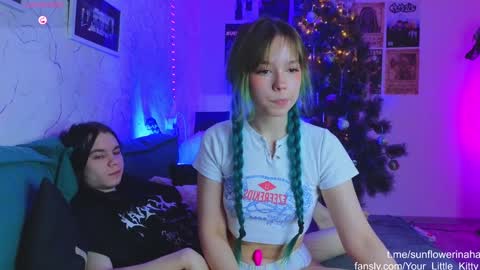 Snapshot of 819sunflowerinahat2016 chatting on 3, 1, 2025 Cornelia and Dante online show from 3, 1, 2025