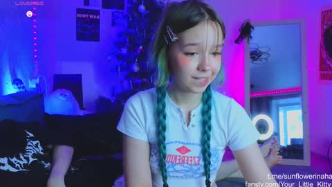 Snapshot of 819sunflowerinahat2016 chatting on 3, 1, 2025 Cornelia and Dante online show from 3, 1, 2025