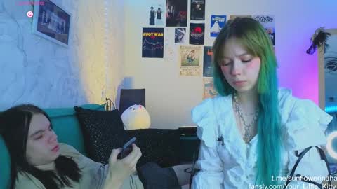 Snapshot of 819sunflowerinahat2016 chatting on 10, 1, 2025 Cornelia and Dante online show from 10, 1, 2025