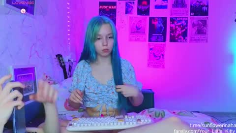 Snapshot of 819sunflowerinahat2016 chatting on 29, 1, 2025 Cornelia and Dante online show from 29, 1, 2025