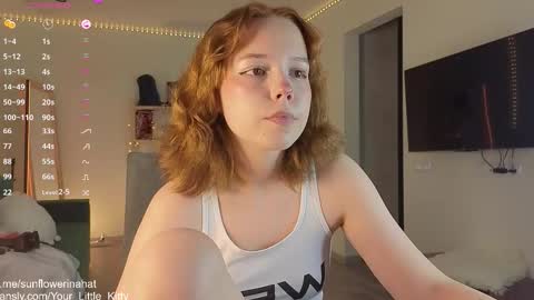 Snapshot of 819sunflowerinahat2016 chatting on 27, 10, 2025 Cornelia and Dante online show from 27, 10, 2025