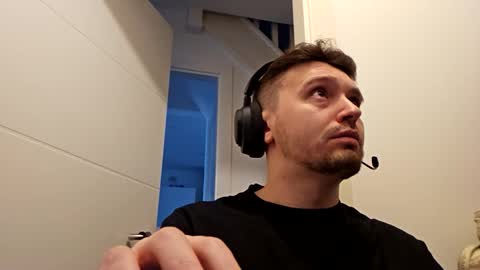 8inchdude93 online show from 17, 10, 2025