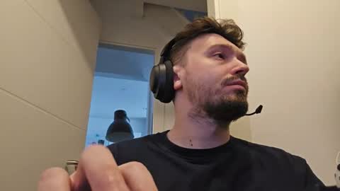 Snapshot of 8inchdude93 chatting on 16, 4, 2026 8inchdude93 online show from 16, 4, 2026