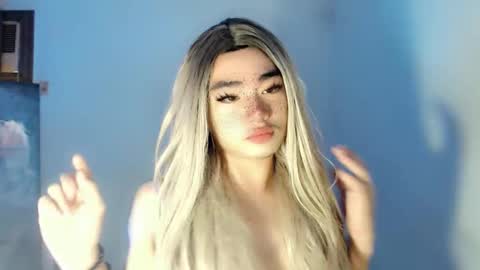 8inches_femboy online show from 19, 9, 2025